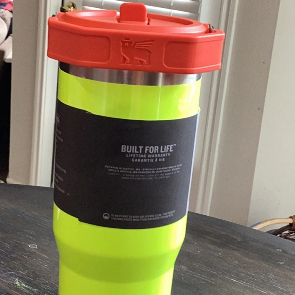 Stanley Flip Straw Tumbler - Picture 2 of 4